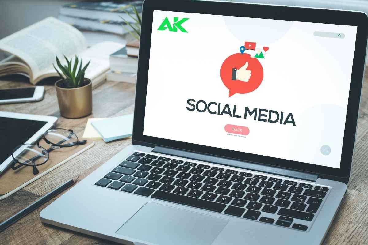 social media marketing manager